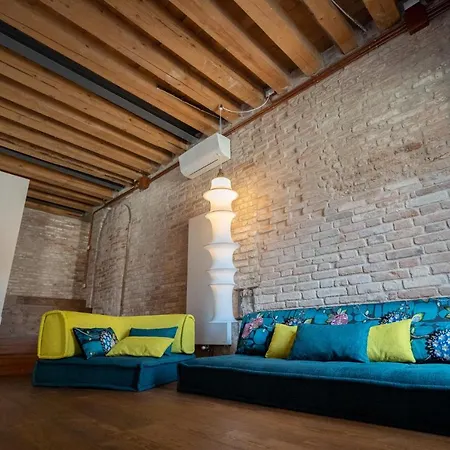 Ca Longo Palace *